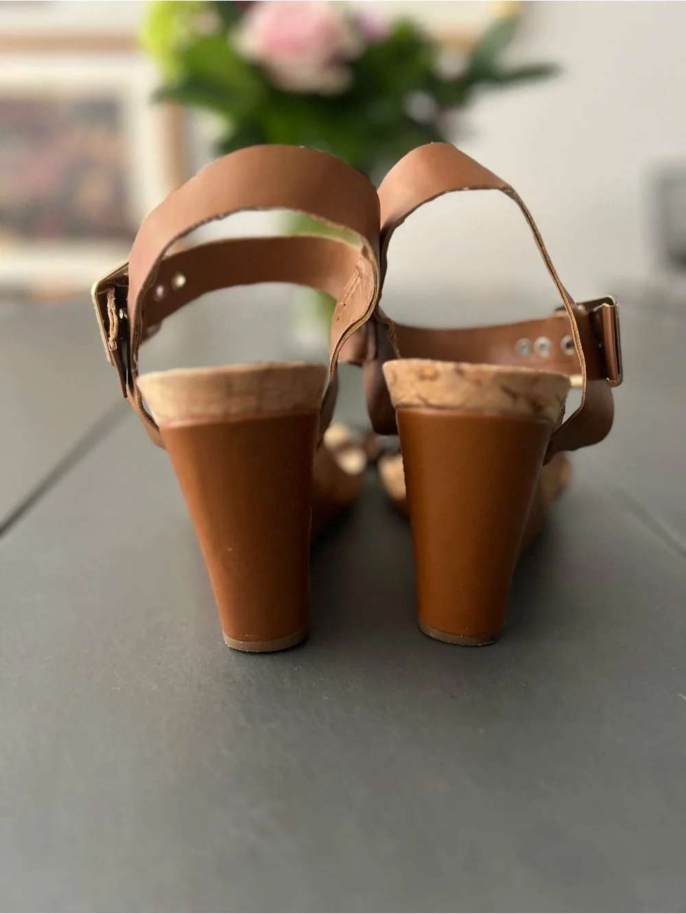 BCBGeneration‎ Brown Cork Wedge Sandals Metallic Strap Casual Resort Size 10